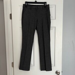 Express Women’s Gray Dress Pants. Columnists barely boot mid rise size 6.